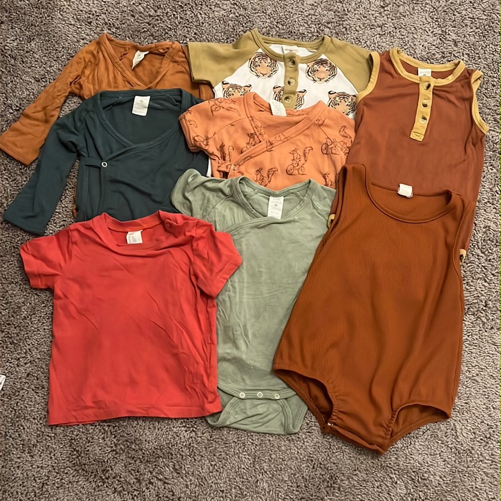 6-12 mo Bodysuit bundle + 6-9 mo T-Shirt